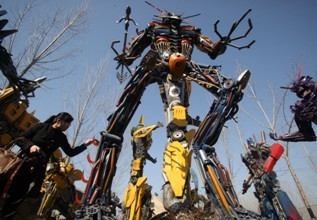 农民和他的大黄蜂汽车人：年收入千万