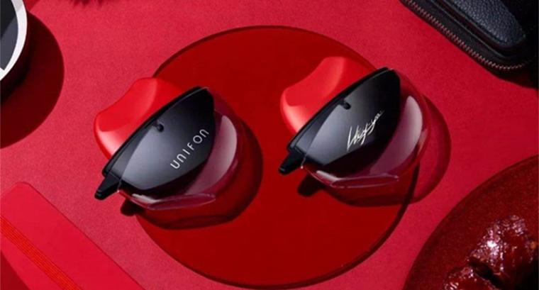 timg (3).jpg 周黑鸭口红、六神鸡尾酒、泸州老窖香水，营销就要出人意料！ 业界杂谈 第2张