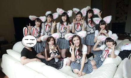 洋葱新闻:牛人自费百万整容成明星脸 只为见偶像一面!