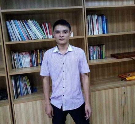 洋葱新闻:牛人自费百万整容成明星脸 只为见偶像一面!