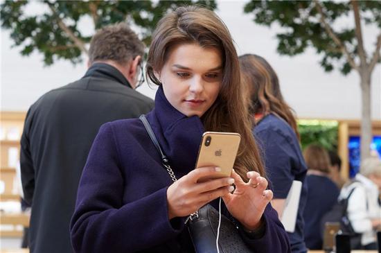 如果乔布斯在世,他会为现在的苹果骄傲吗?网友:他会骂死库克 互联百科 第4张 如果乔布斯在世,他会为现在的苹果骄傲吗?网友:他会骂死库克 如果乔布斯在世,他会为现在的苹果骄傲吗?网友:他会骂死库克 互联百科 第4张