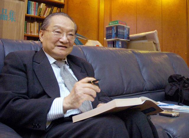 金庸私人葬礼将于12日傍晚在香港殡仪馆举行翌日出殡