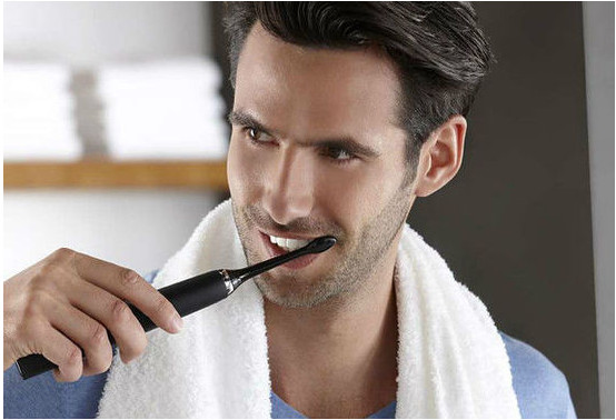 电动牙刷如何使用？电动牙刷的正确使用方法图解