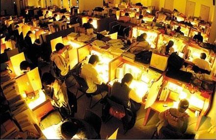 洋葱新闻:牛人自费百万整容成明星脸 只为见偶像一面!