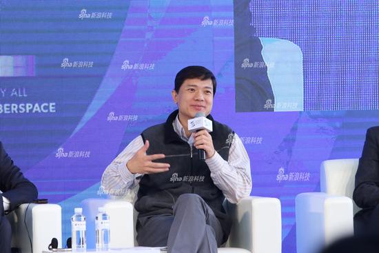 我期待着李彦宏所说的简单重复的脑力劳动将被人工智能取代