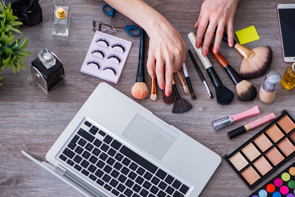 美妆 化妆 彩妆 (图片来源图虫:已授tag知识库使用) 美妆 化妆 彩妆